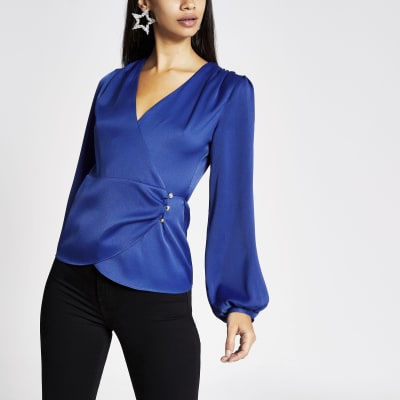 Blaue, langärmelige Wickelbluse