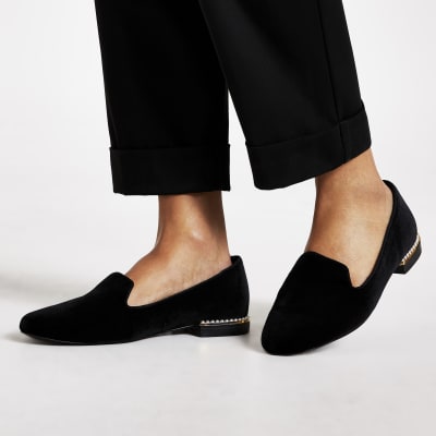 Chaussures à enfiler en velours noir ornées de perles 