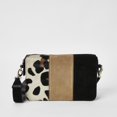 Beige leren crossbodytas met kleurvlakken