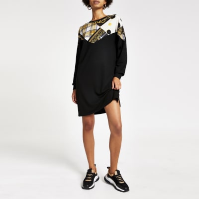 Schwarzes Sweatshirt-Kleid mit RI-Monogramm