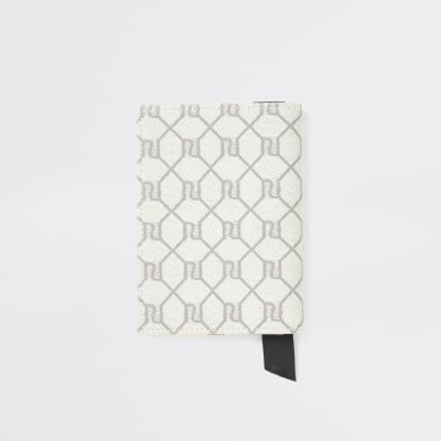 Grauer Passhalter mit RI-Monogramm