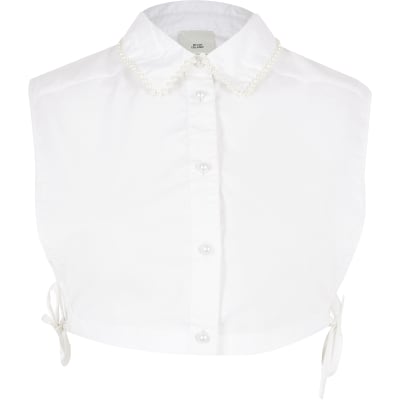 Plastron blanc avec col orné de perles 