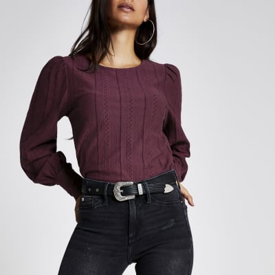 RI Petite - Rode broderie top met lange pofmouwen