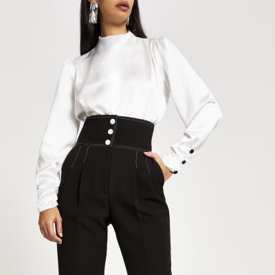 Witte blouse met lange mouwen