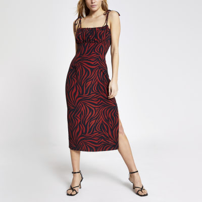 Robe mi-longue marron imprimé avec corsage plissé 