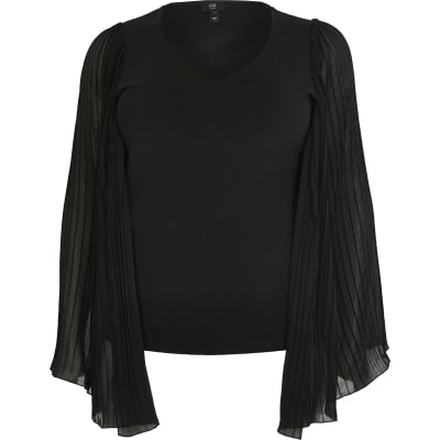 Plus black pleated sleeve V neck top