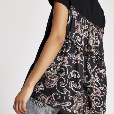 Black paisley back short sleeve T-shirt