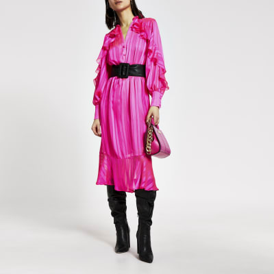 Gerüschtes Midikleid in Hellpink mit Taillengürtel