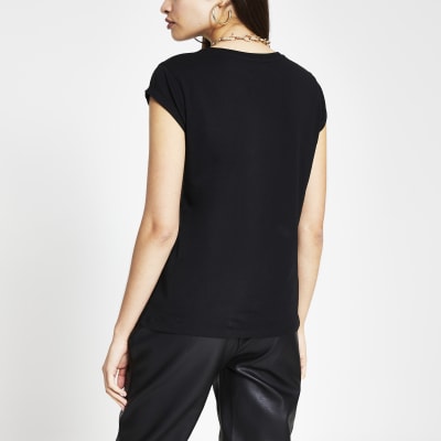 Black short turn-up sleeve T-shirt