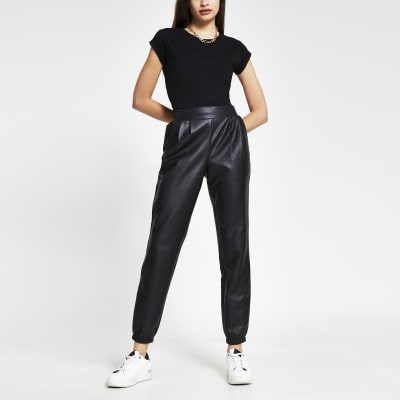 Black short turn-up sleeve T-shirt