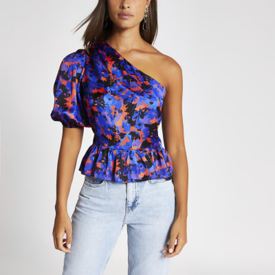 Paarse top met peplum, blote schouder en print