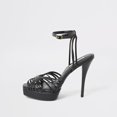 Chaussures plateforme noires à lanières 