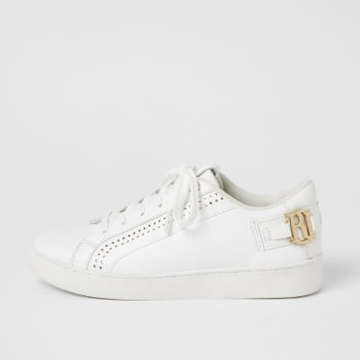 Baskets RI blanches perforées à lacets
