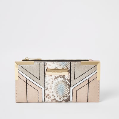 Portefeuille à rabat rose effet serpent en relief contrasté 