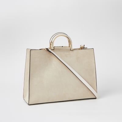 Beige Tote Bag in Schlangenlederoptik mit Nieten und Cut-out