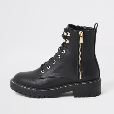 Bottines épaisses noires à lacets