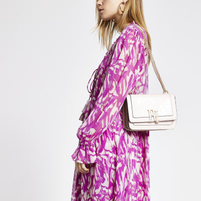 Roze lakleren satchel tas met RI reliëf