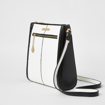 Witte crossbodytas met RI-logo in reliëf