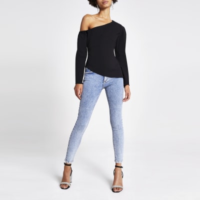 Zwarte asymmetrische schouderloze top