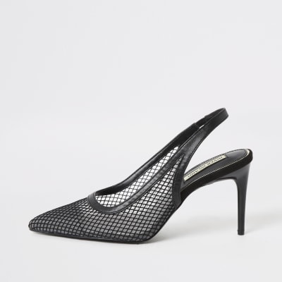 Escarpins noirs à talons et bride arrière en tulle