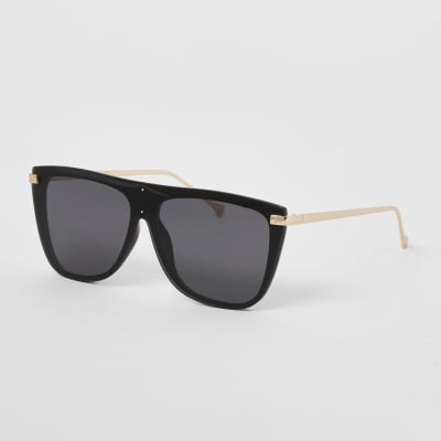 Black visor sunglasses