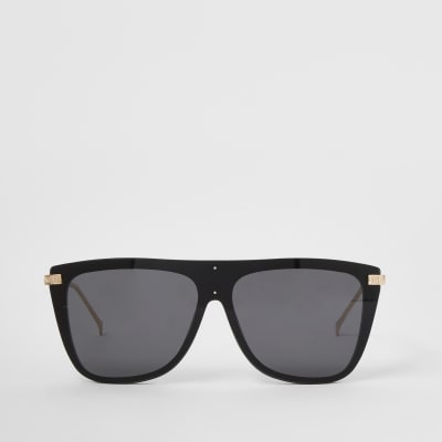 Black visor sunglasses