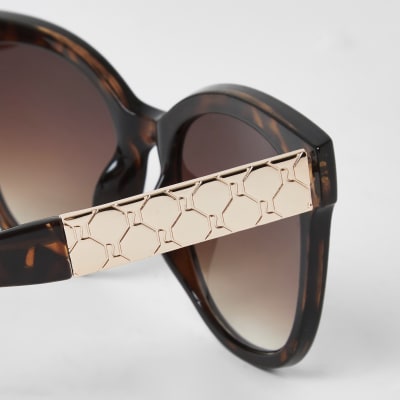 Brown tortoise shell oversized sunglasses