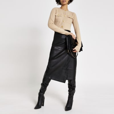 Beiger Strickpullover mit Knöpfen vorne