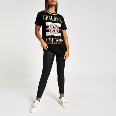 Zwart lang T-shirt met ketting en print