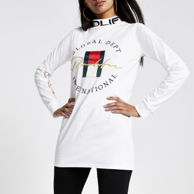 Prolific - Weißes, langes T-Shirt mit Stehkragen