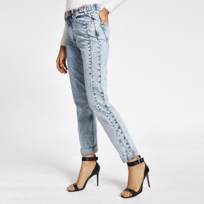 Hellblaue Mom-Jeans mit hohem Bund im Acid-Washed-Look