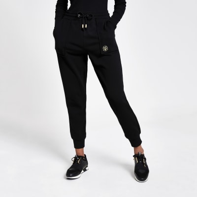 Zwarte joggingbroek met RVR borduursel