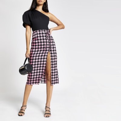 Roze midirok met pied-de-poule-motief