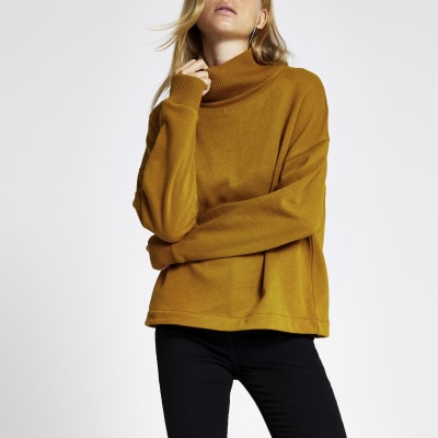 Hochgeschlossenes, geripptes Sweatshirt in Braun