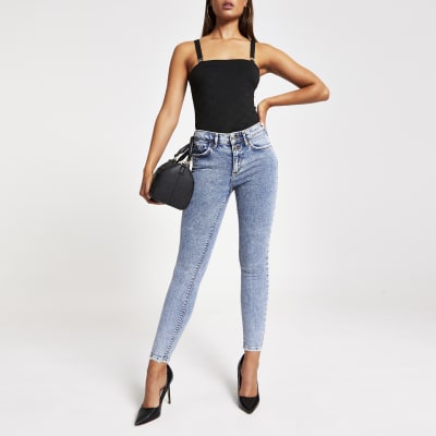 Zwarte body met vierkante hals en RI in reliëf