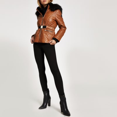 Zugeschnittene, gefütterte jacke aus Kunstleder in Braun