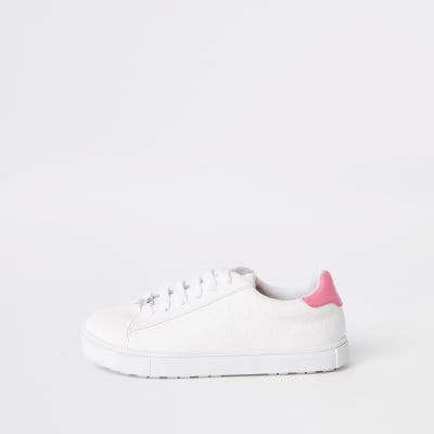 girls white plimsoles