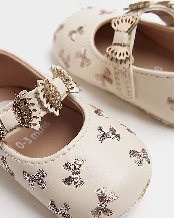Baby girls cream bow design shoes