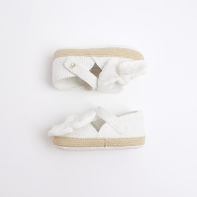 Baby girls white broderie bow sandals River Island