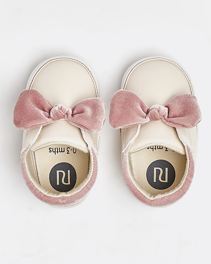 Baby girls white velour Bow Trainers