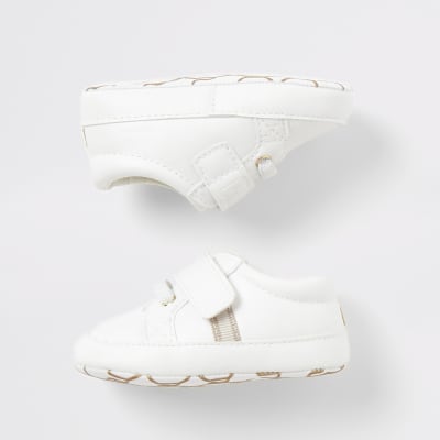 Baby white 'Team cute' trainers | River 