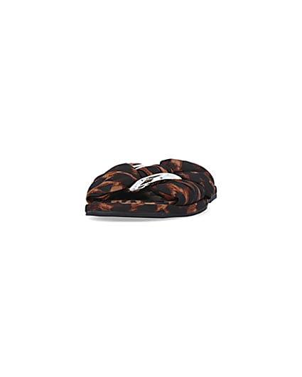 360 degree animation of product Beige animal print ring detail sandals frame-22
