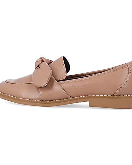 360 degree animation of product Beige bow detail loafers frame-4