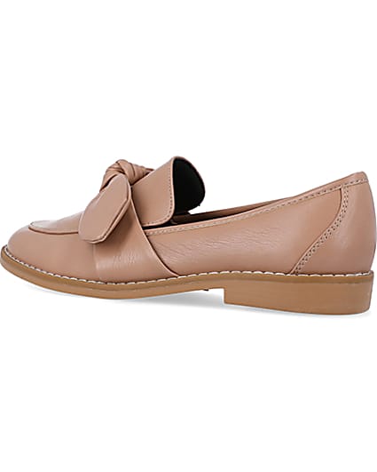 360 degree animation of product Beige bow detail loafers frame-5