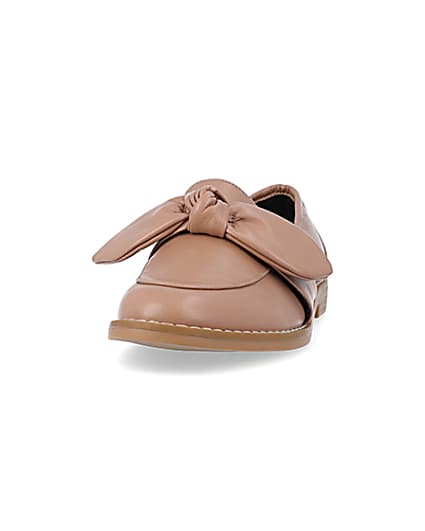 360 degree animation of product Beige bow detail loafers frame-22