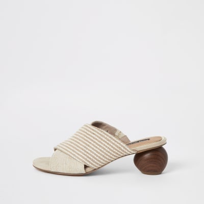 beige sandals with small heel