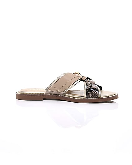 360 degree animation of product Beige cross strap ring flat sandals frame-9