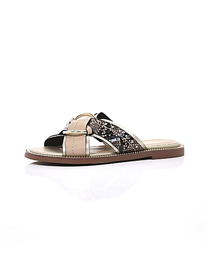 360 degree animation of product Beige cross strap ring flat sandals frame-23