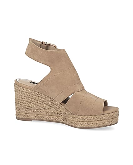 360 degree animation of product Beige espadrille wedge sandals frame-16