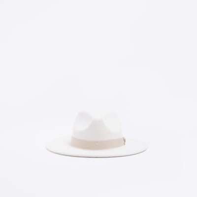 Beige fedora hat